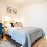 Apartamentysnu, Wola Tower Z Parkingiem