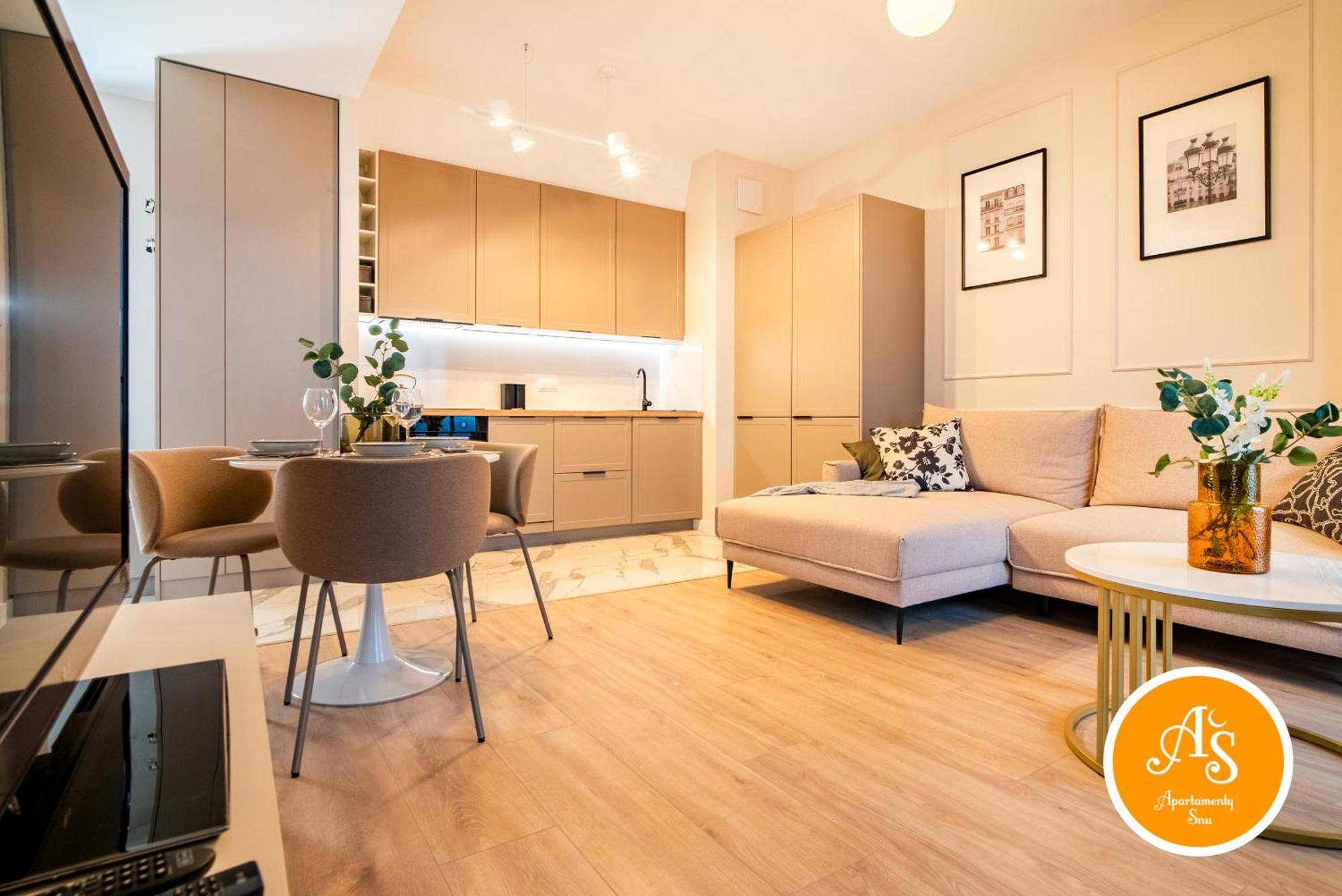 Lägenhet Apartamentysnu, Wola Tower Z Parkingiem
